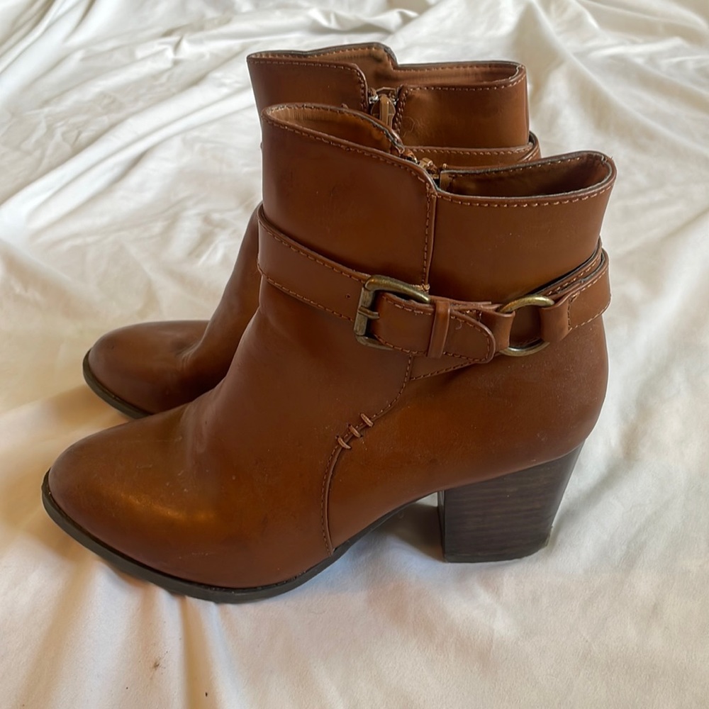 Bass shoes. Brown leather. Size 9. Gently worn.